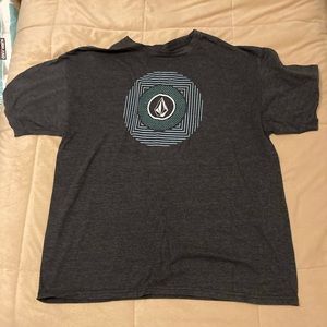 Volcom gray t-shirt size xl